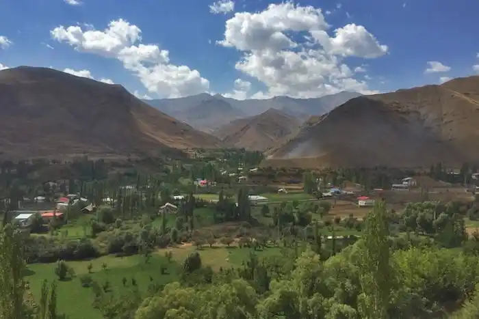 روستای سرسبز یوش و کوهستان های اطراف 5646586535425