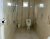 سرویس بهداشتی فرنگی و حمام با کاشی های کرمی 45641658468465