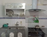 آشپزخانه با اجاق گاز، هود، سینک دو قلو خانه ویلایی در نور 457848