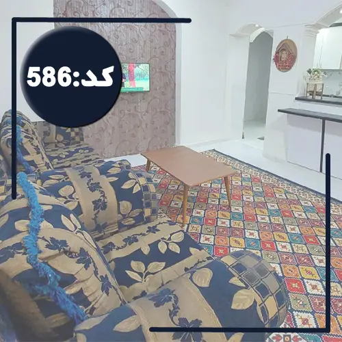 اتاق پذیرایی با مبلمان گلی آبی و آشپزخانه خانه ویلایی در رویان 565446