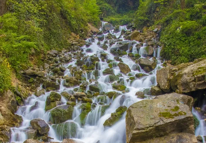 آبشار زیبای آب پری در شهر نور 3874837434