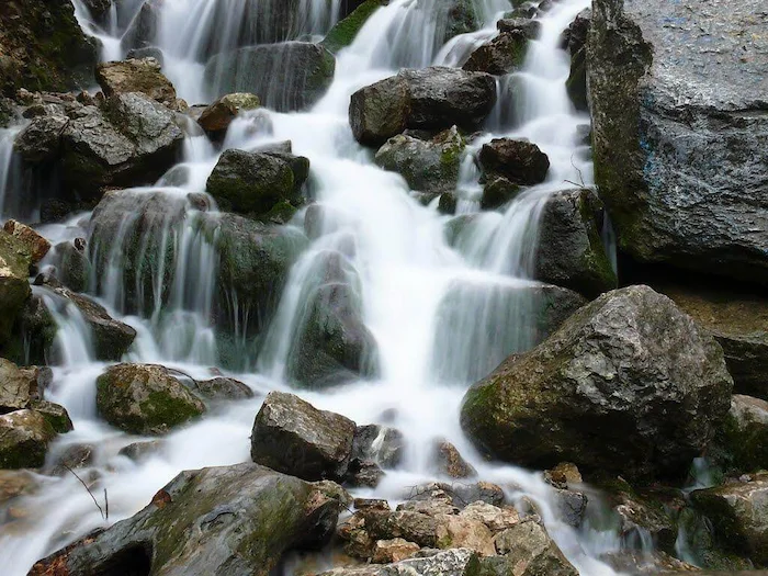 آبشار آب پری در شهر نور 348348544865