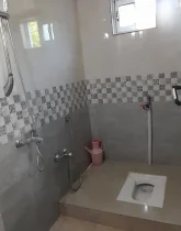 حمام و سرویس بهداشتی ایرانی کاشی کارش شده ویلا در چمستان 25965854
